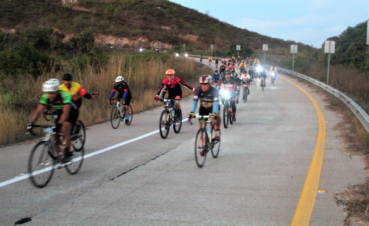 $!Mónico Lizárraga: Ciclistas sinaloenses le rinden tributo con exitosa Ruta del Mono