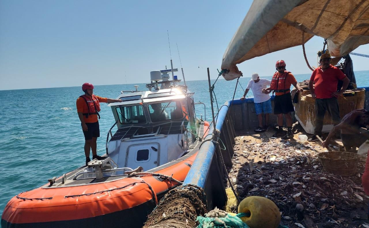 $!Auxilia Marina a tripulante de embarcación en Mazatlán