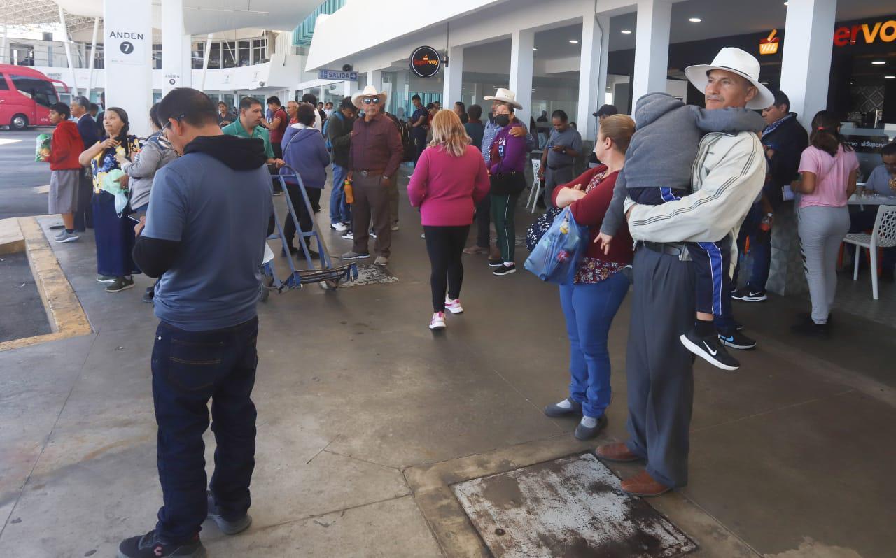 $!Central Camionera de Mazatlán registra alza en entradas y salidas de viajeros