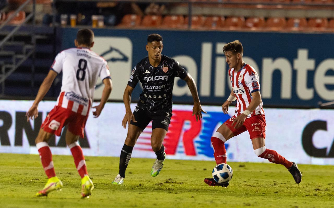 $!Necaxa le quita lo invicto al San Luis y logra su primer triunfo del torneo
