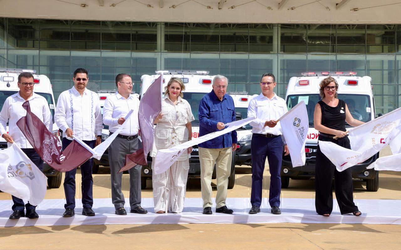 $!Entrega Beneficencia Pública Nacional 19 ambulancias y equipo a Sinaloa
