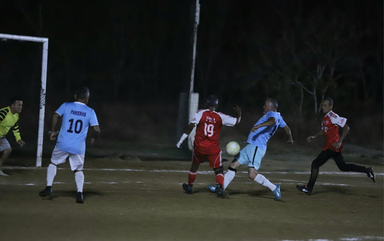 $!PRA Récords está en la punta de la tabla en Liga 55 Años y Más