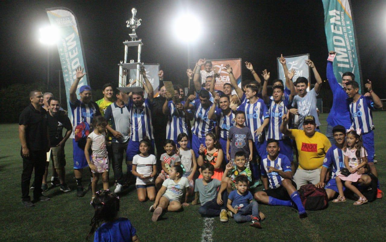 $!Tacos El Pariente se corona en la Liga de Futbol Municipal de Tercera Fuerza