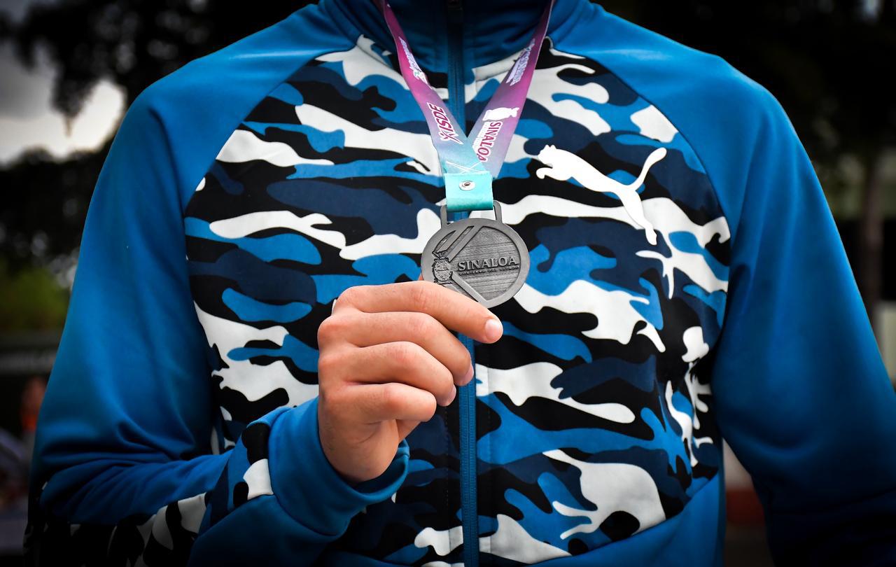 $!Carlos Beltrán y Abigail Soto dominan la Carrera Deportiva 5K del Día del Ejército y la Fuerza Aérea