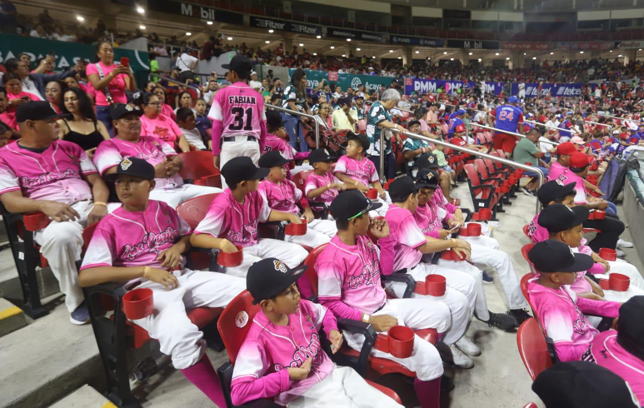 $!Entre fuegos artificiales y un ambiente de fiesta inauguran el Mazatlán Baseball Tournament