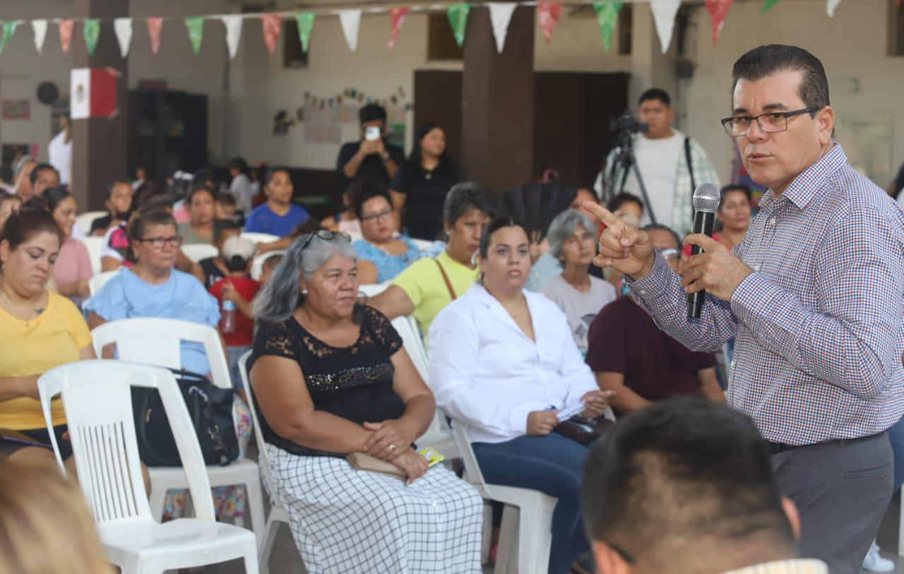 $!En Villa Unión, padres de de familia piden acelerar terminación de primaria