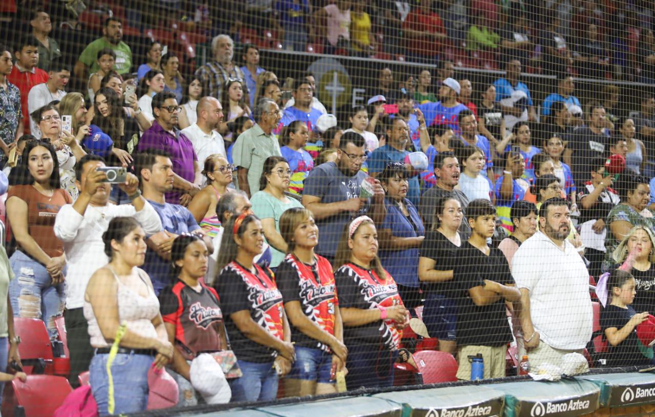 $!Entre fuegos artificiales y un ambiente de fiesta inauguran el Mazatlán Baseball Tournament