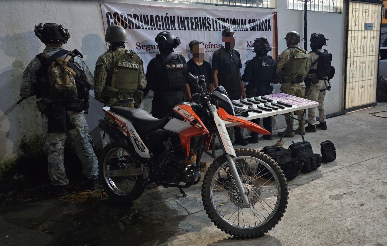 $!Detienen a dos hombres en Concordia; les aseguran armas, droga y equipo táctico