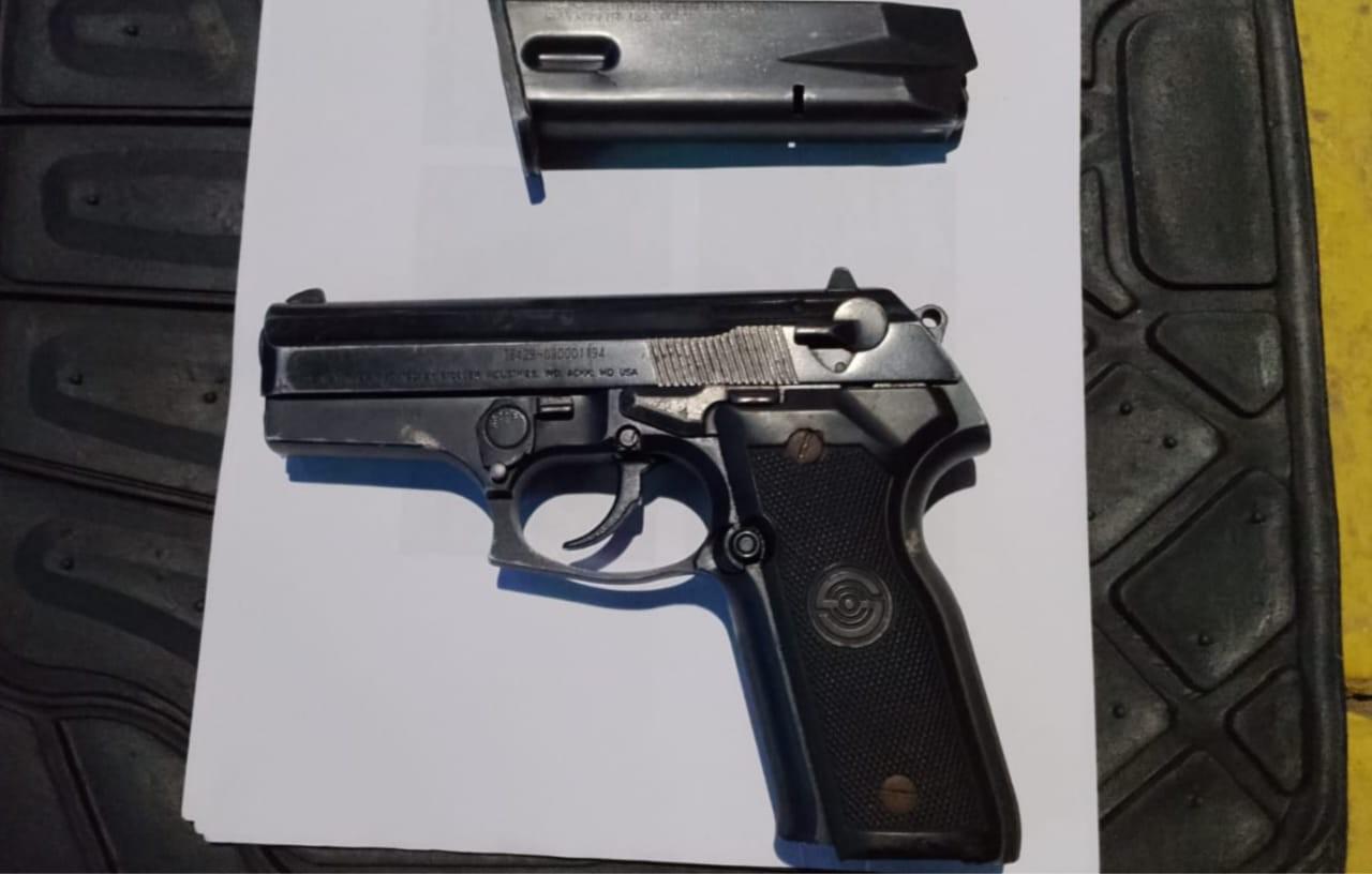 $!Detienen a dos civiles armados tras homicidio en Culiacán; uno es menor de edad