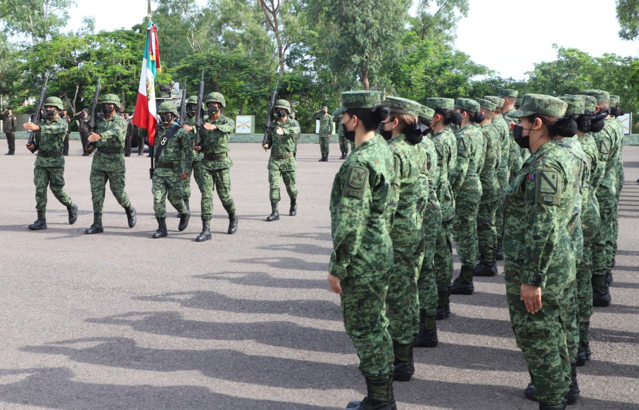 $!Reconocen con ascensos a personal del Ejército y Fuerza Aérea en Mazatlán