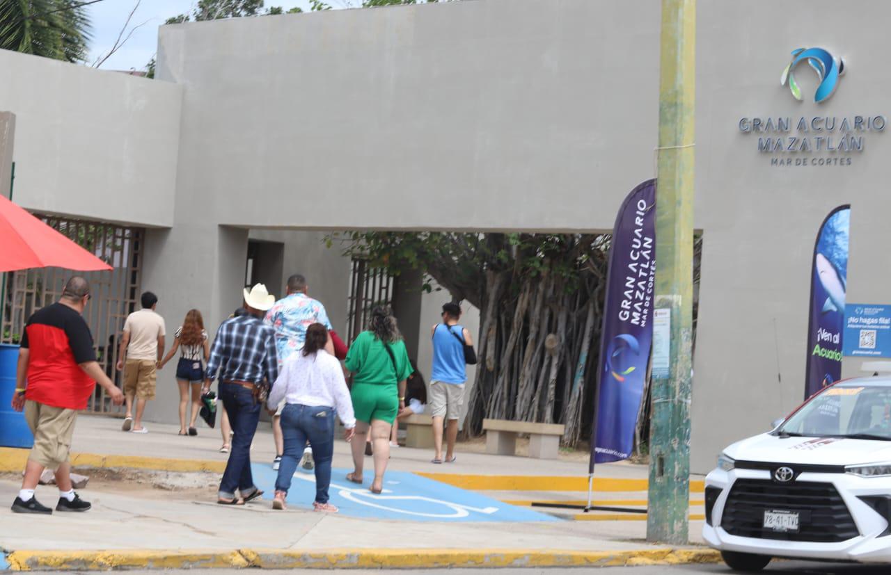 $!Puente patrio llena hoteles y comercios en Mazatlán, pese a pronóstico en contra