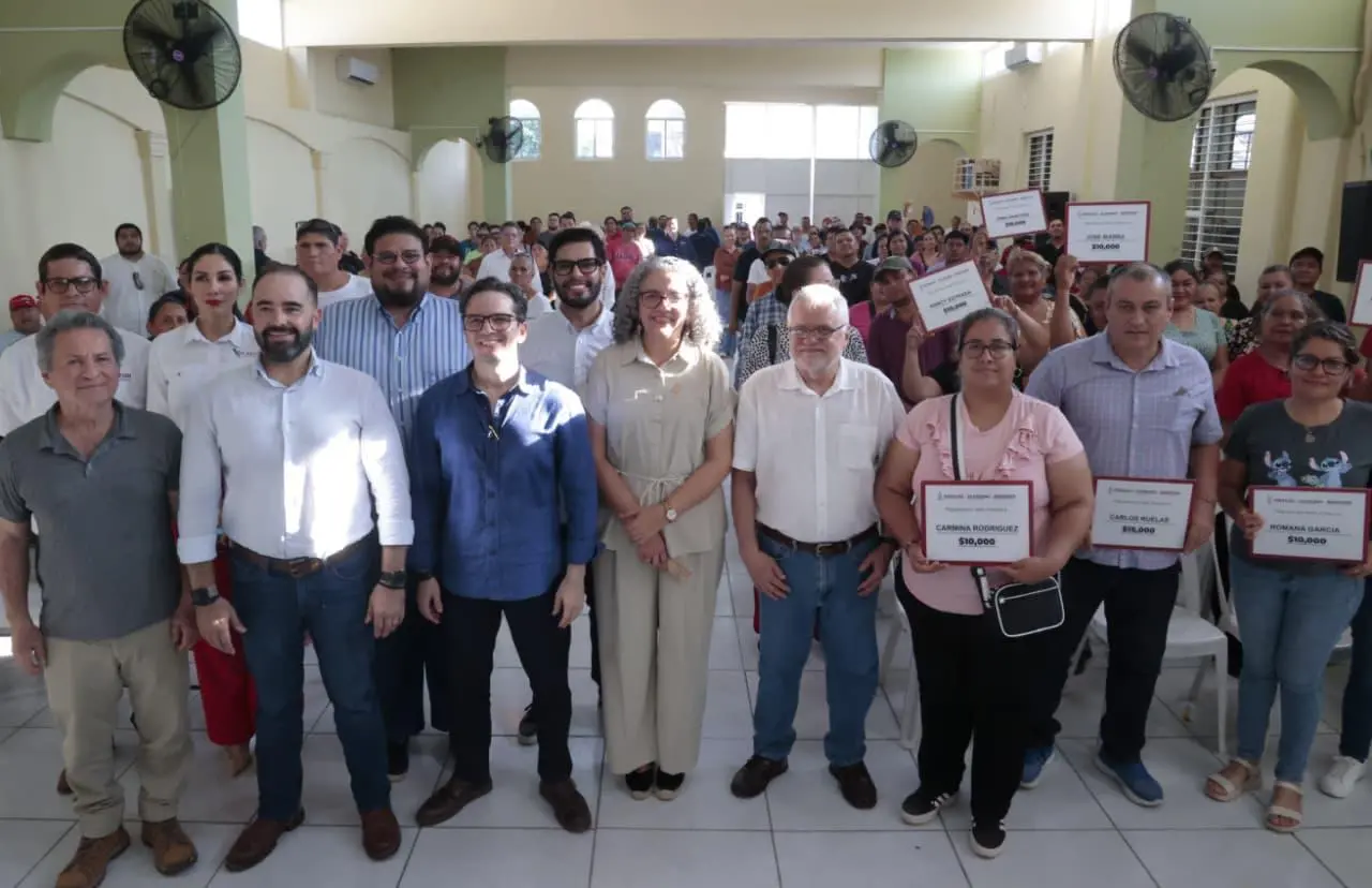 $!Entregan un millón de pesos en microcréditos a comerciantes de Escuinapa