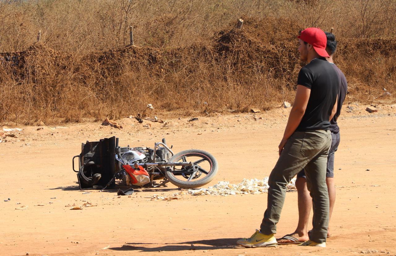 $!Menor en moto muere arrollado por automóvil en Mazatlán