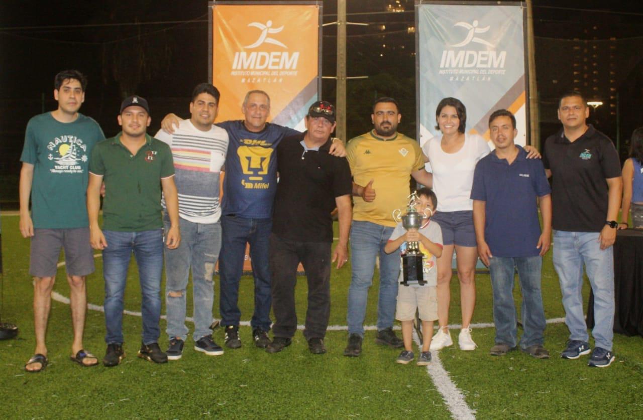 $!Premian a lo mejor de las ligas de futbol del Kilómetro Cero