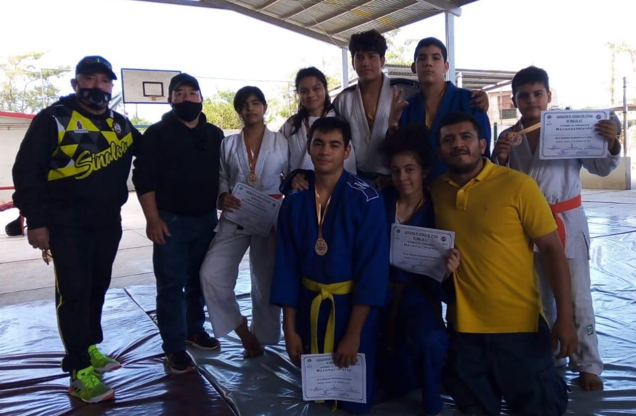 $!Mazatlecos brillan en Preparatorio Estatal de Judo