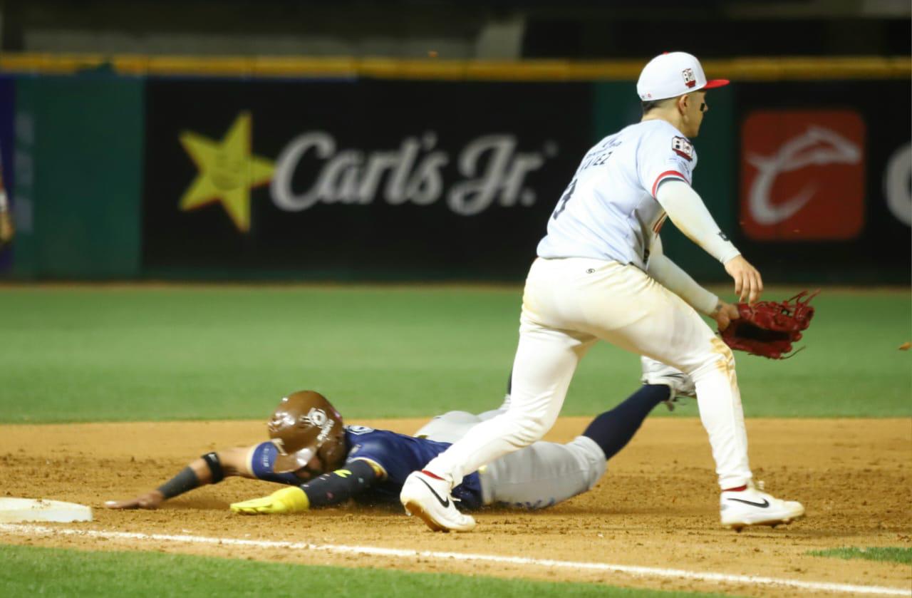 $!Venados desaprovecha localía y pierde serie ante Tucson