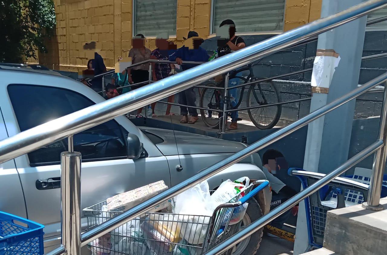 $!Familias de la sierra de Rosario bajan por provisiones