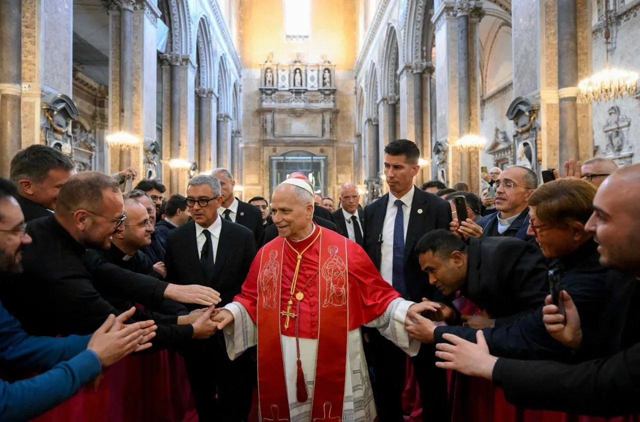 $!Papa León XIV visita Nápoles en el primer aniversario de su elección; lo reciben con pizzas