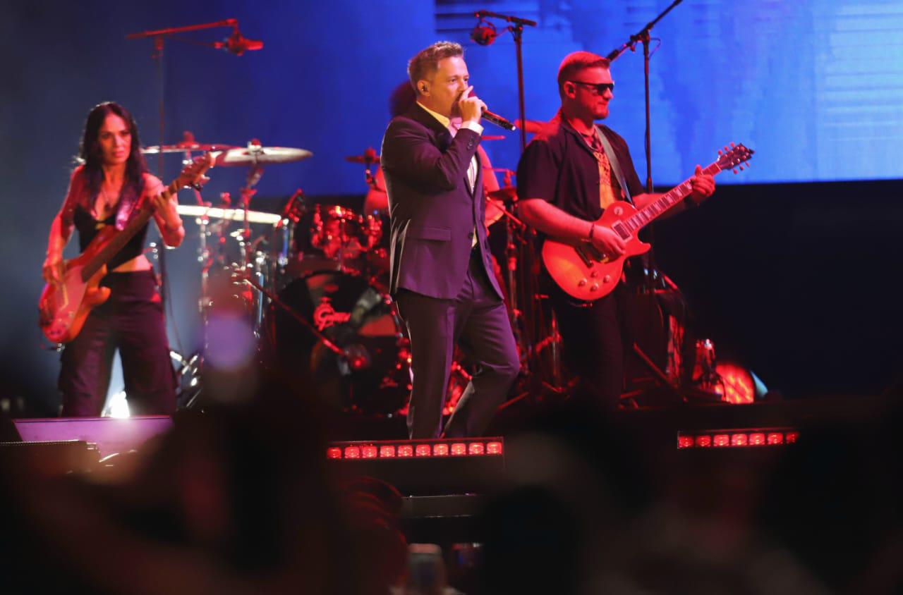 $!Conquista Alejandro Sanz a Mazatlán en la coronación de la Reina Infantil del Carnaval 2025