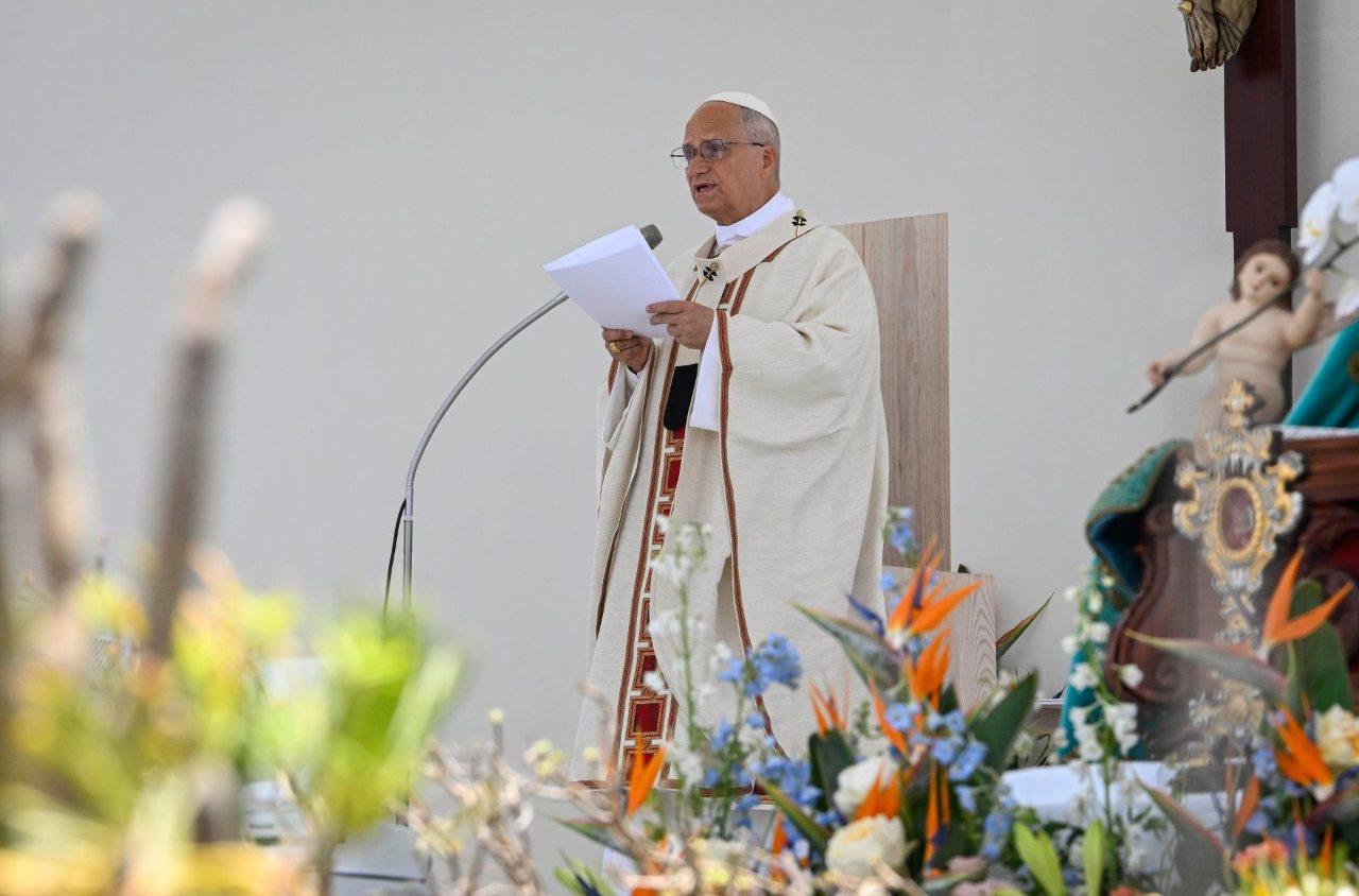 $!El Papa pronuncia su homilía de la Santa Misa en el Puerto de Santa Cruz de Tenerife.