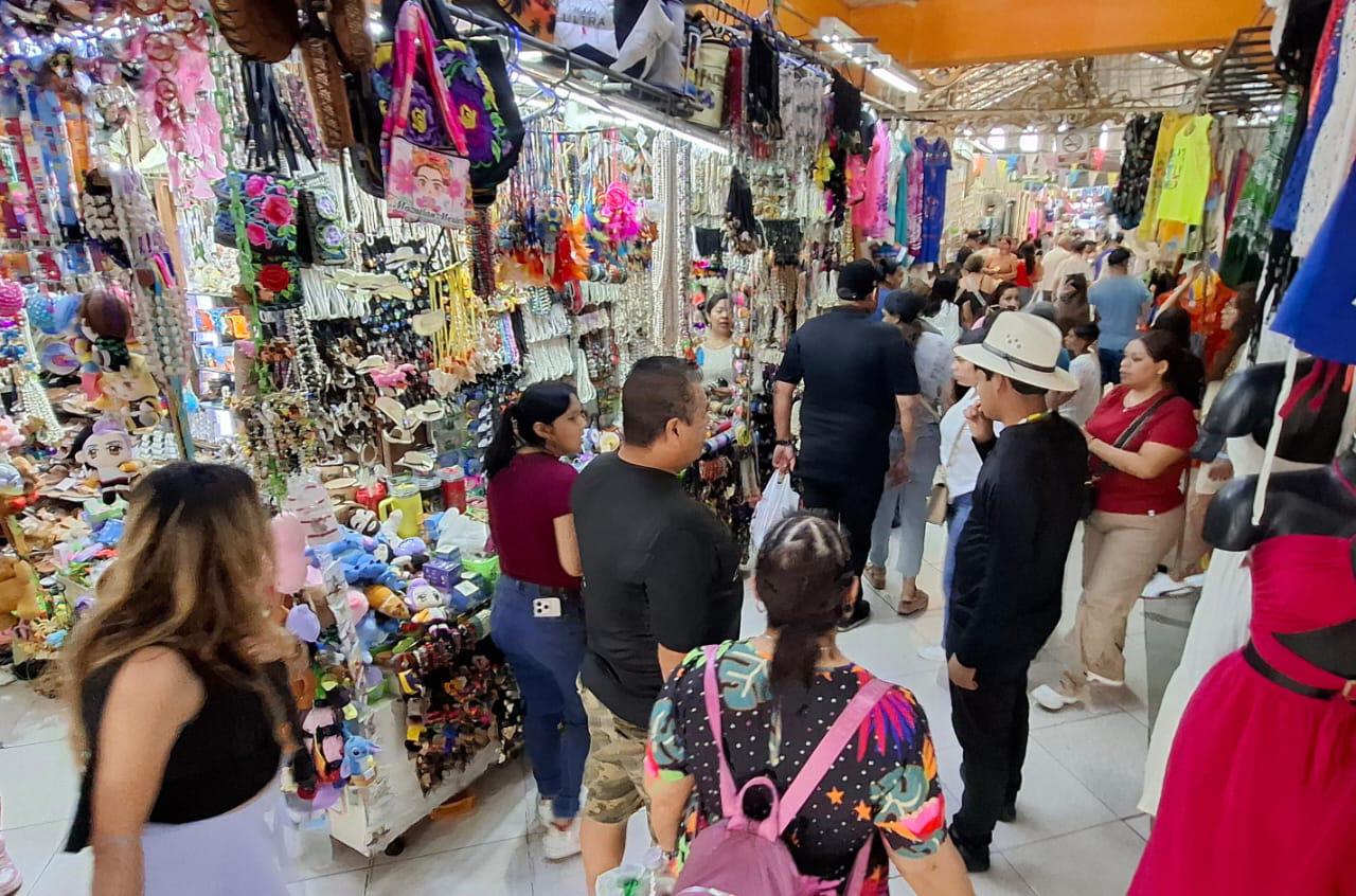 $!Mazatlán tiene un fin de semana con abundante flujo de turistas nacionales y extranjeros