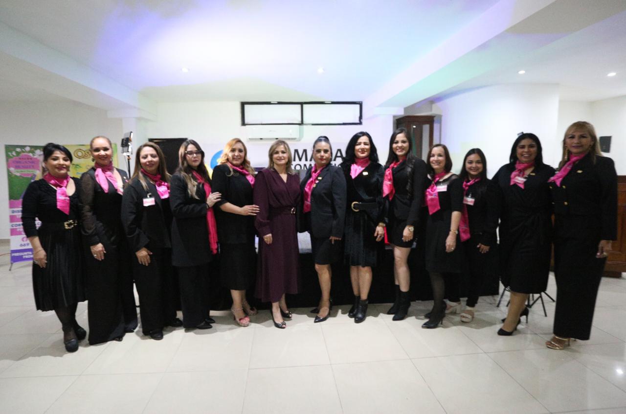 $!Comparten empresarias locales panel de Éxitos y Adversidades