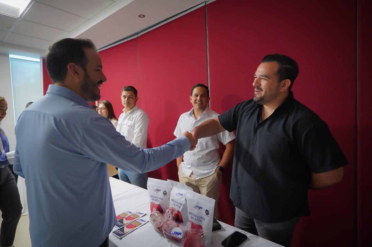 $!Marcas sinaloenses de MiPyMEs podrán venderse en tiendas OXXO