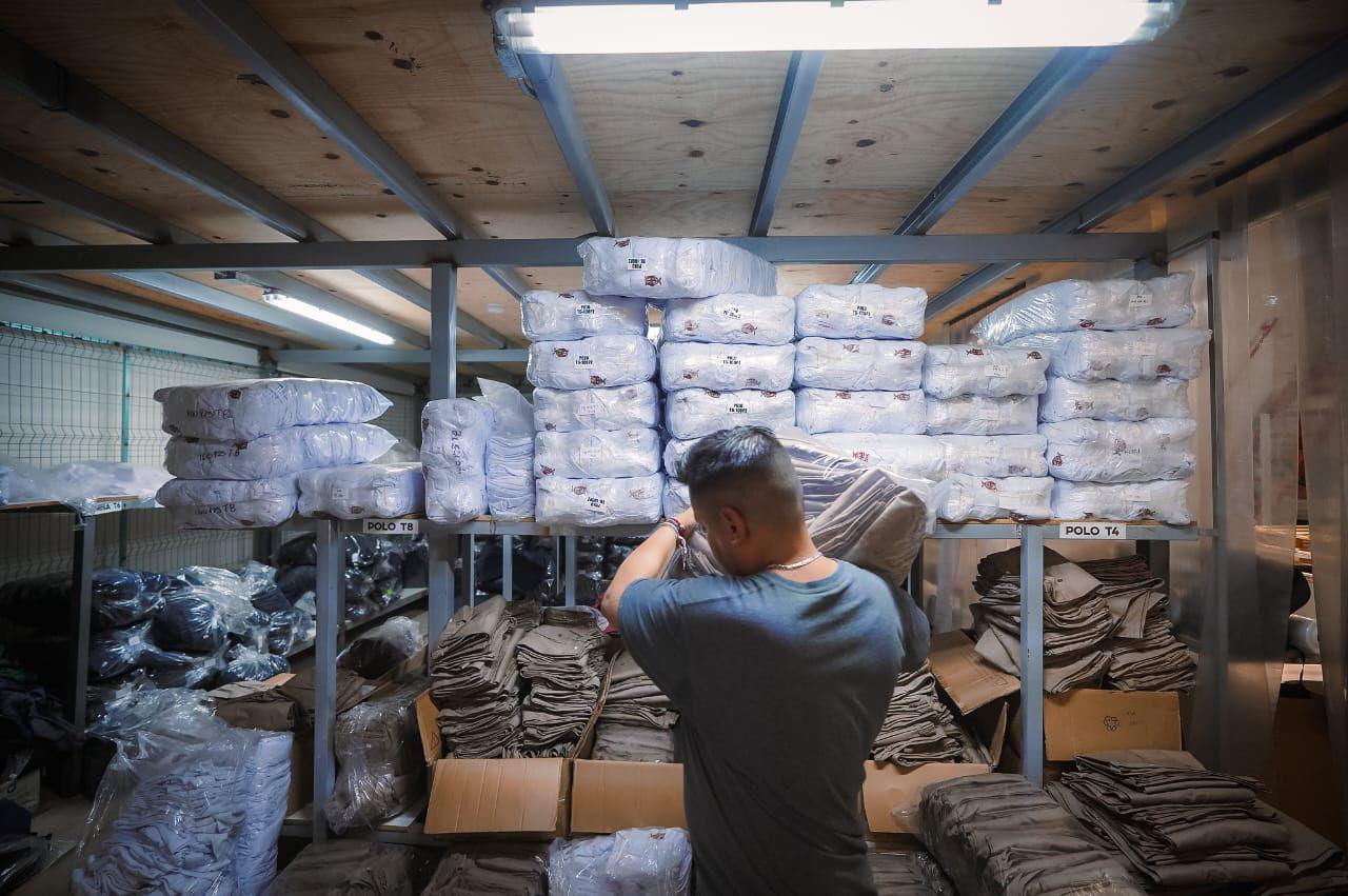 $!Supervisan Economía y SEPyC arranque del canje gratuito de uniformes y útiles escolares en Sinaloa