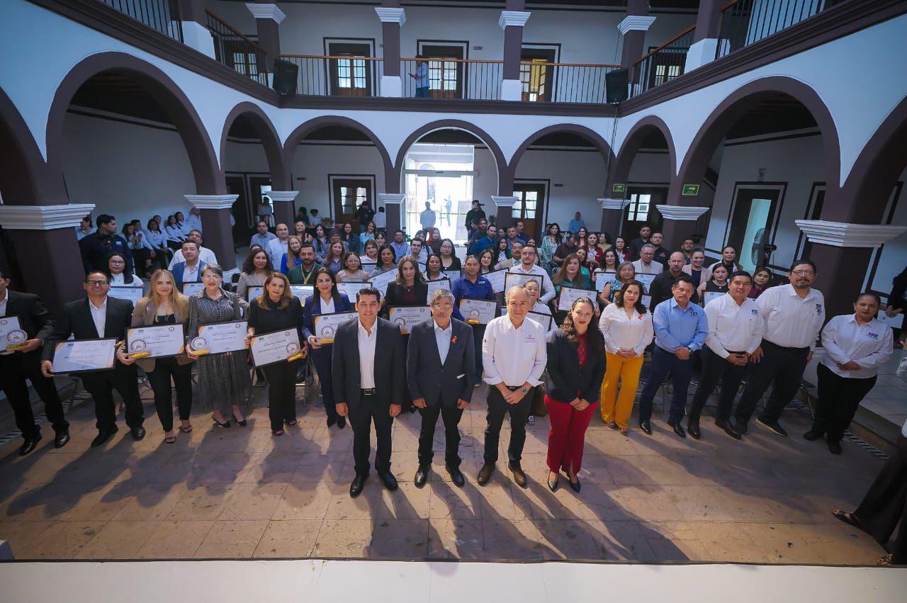 $!Reciben 36 empresas de Sinaloa distintivo por derechos humanos en 2025