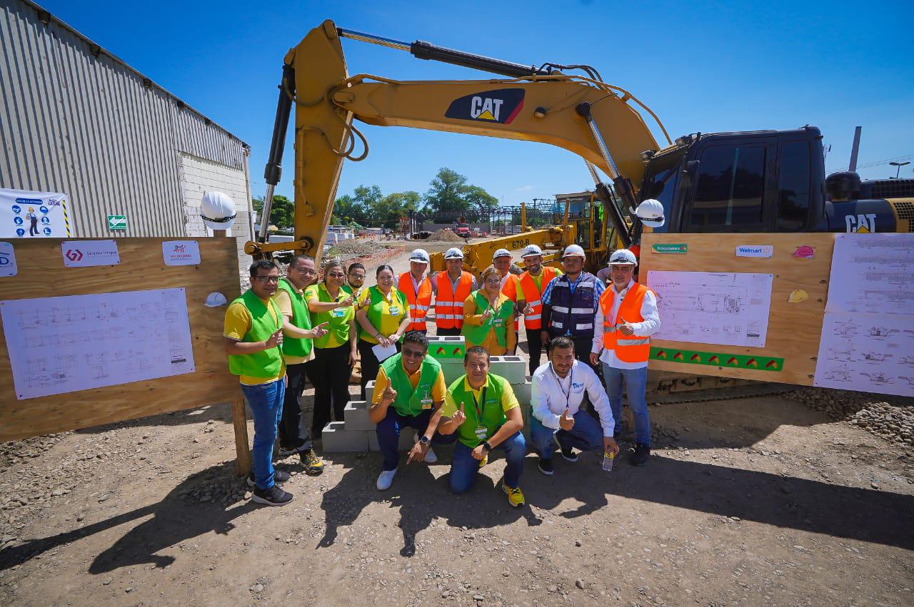 $!Colocan primera piedra de Bodega Aurrera en Eldorado con inversión de $120 millones
