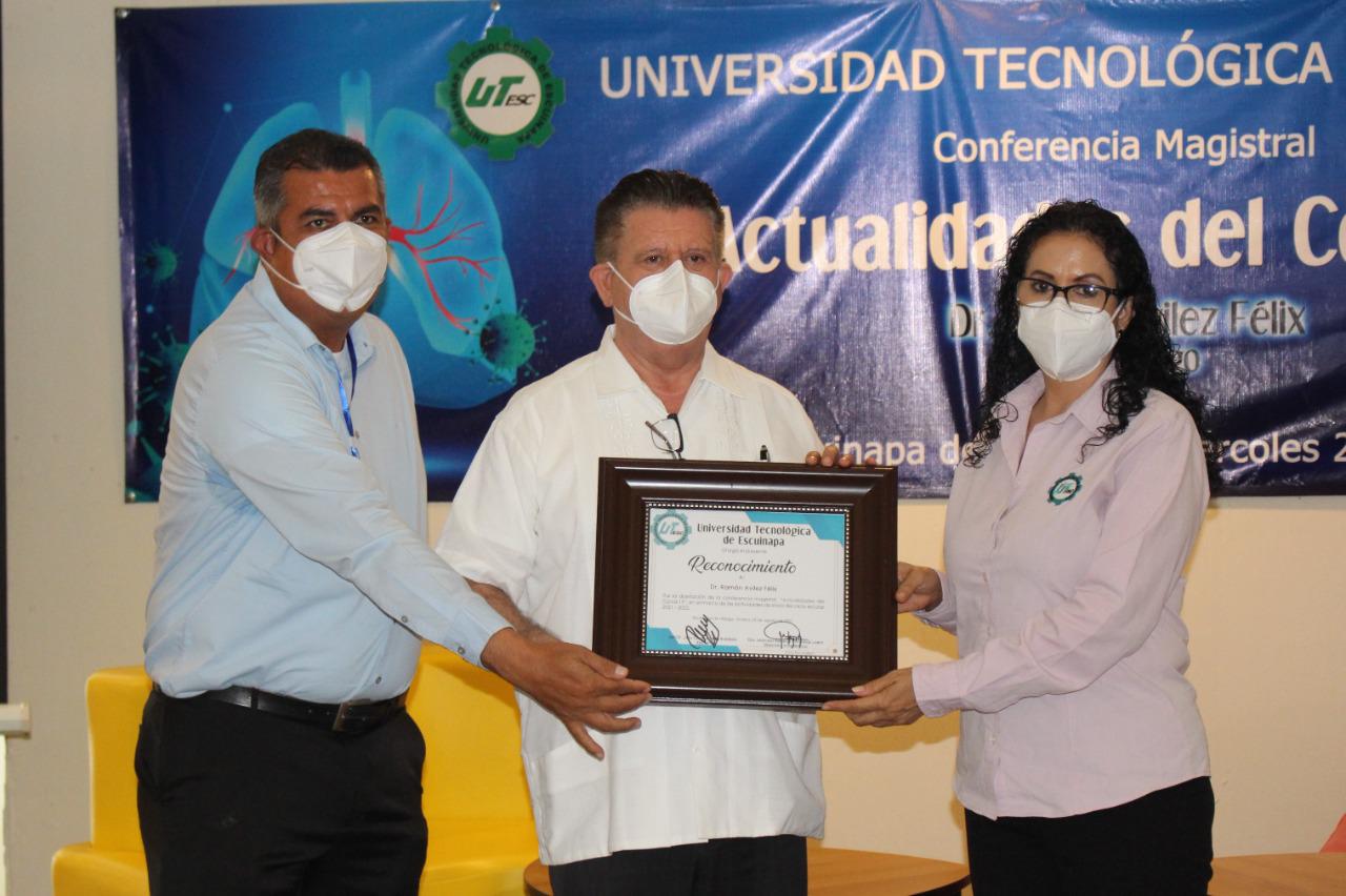 $!El Neumólogo Ramón Avilés impartió la conferencia Actualidades del Covid-19