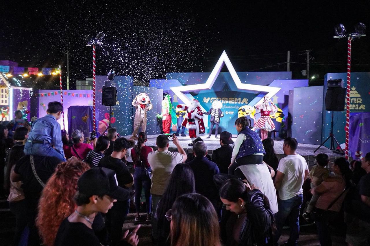 $!Chicos y grandes disfrutan del mágico show navideño en la Verbena Culiacán 2025