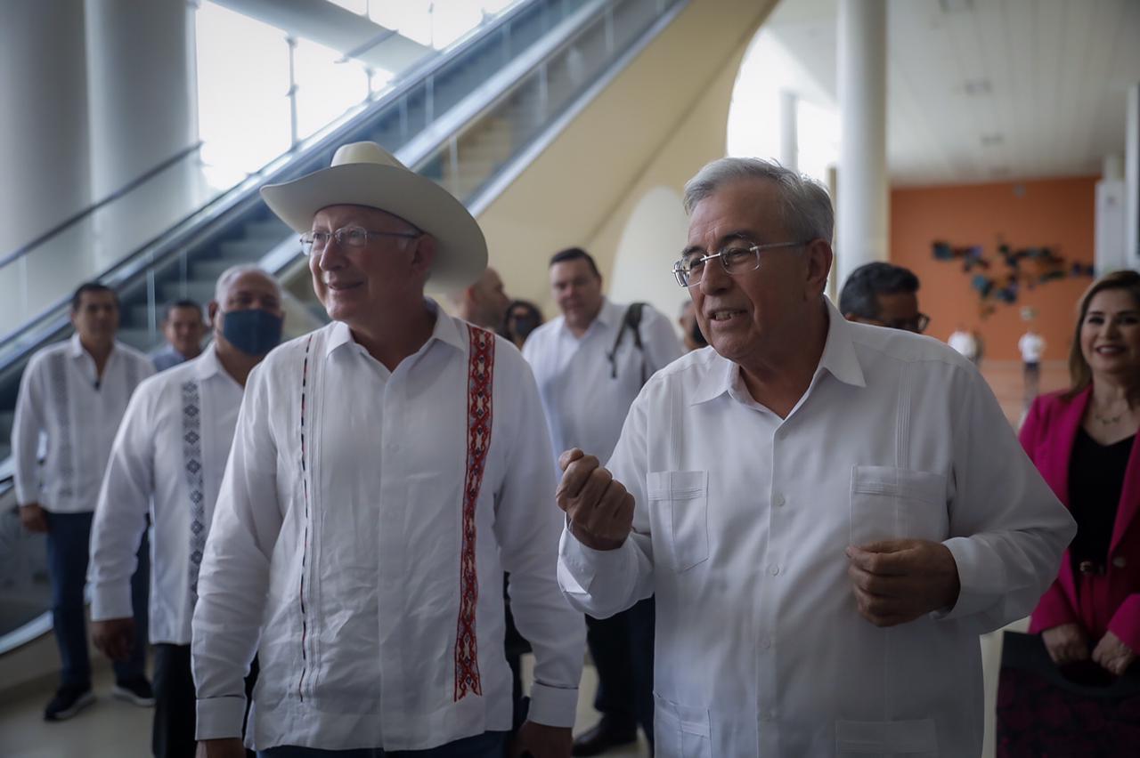 $!Se reúnen en Mazatlán el Embajador Ken Salazar y el Gobernador Rubén Rocha Moya