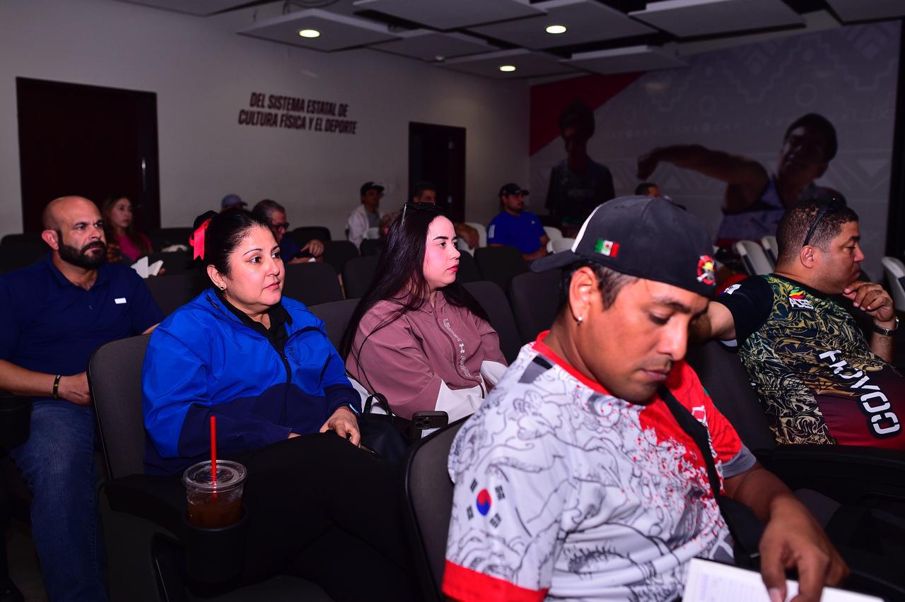 $!Fortalece Isde a entrenadores con capacitaciones específicas
