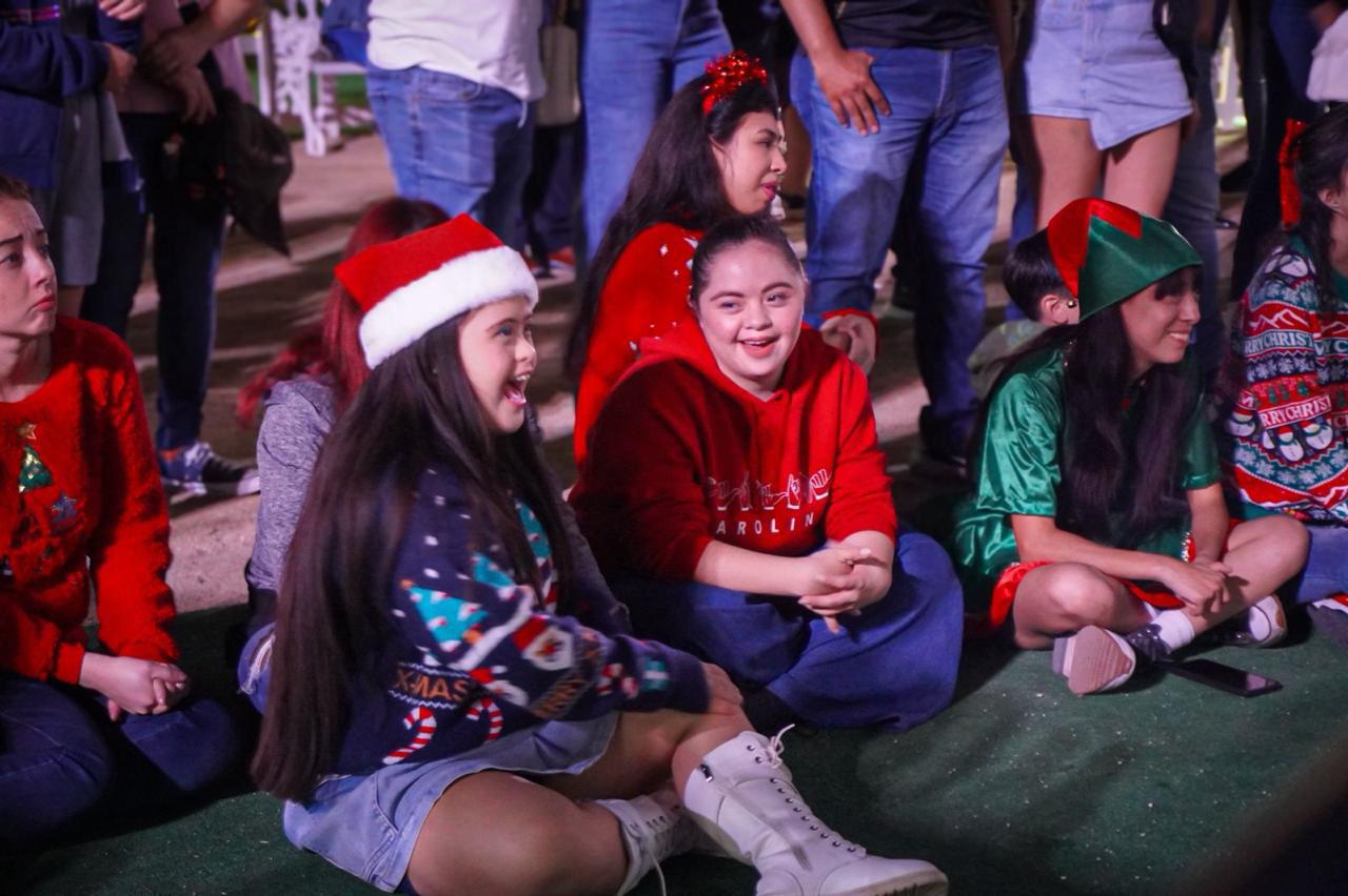 $!Chicos y grandes disfrutan del mágico show navideño en la Verbena Culiacán 2025