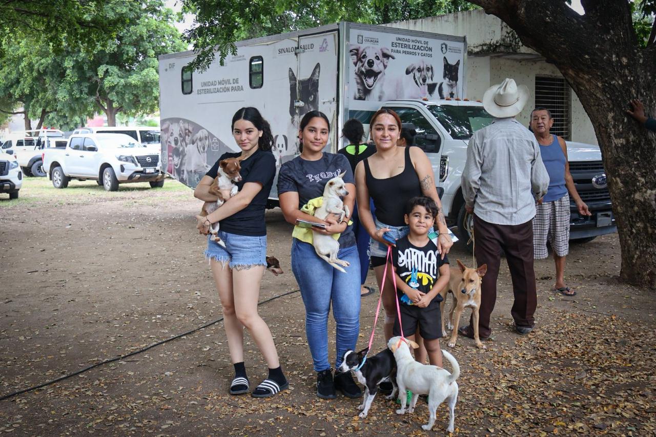 $!Acercan servicios y apoyos a familias de la colonia 16 de Septiembre en Culiacán