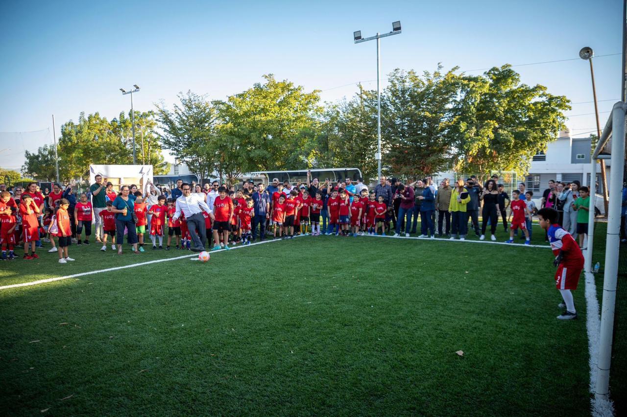 $!Culiacán se suma al ‘Mundial Social’: inauguran cancha en La Puerta y anuncian torneo de futbol