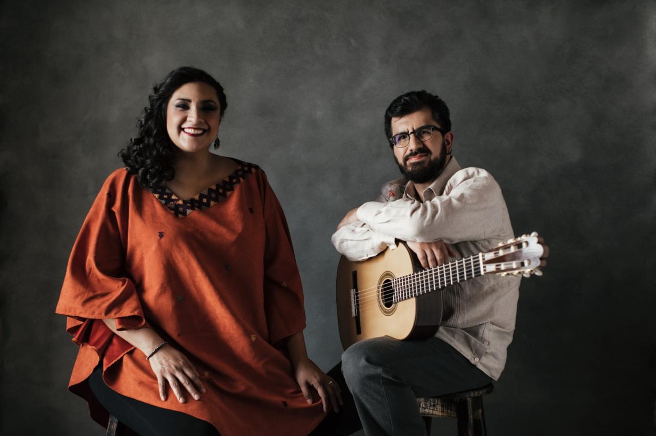 $!La soprano Lucy Rivera y el guitarrista José Luis Segura conforman el dúo.