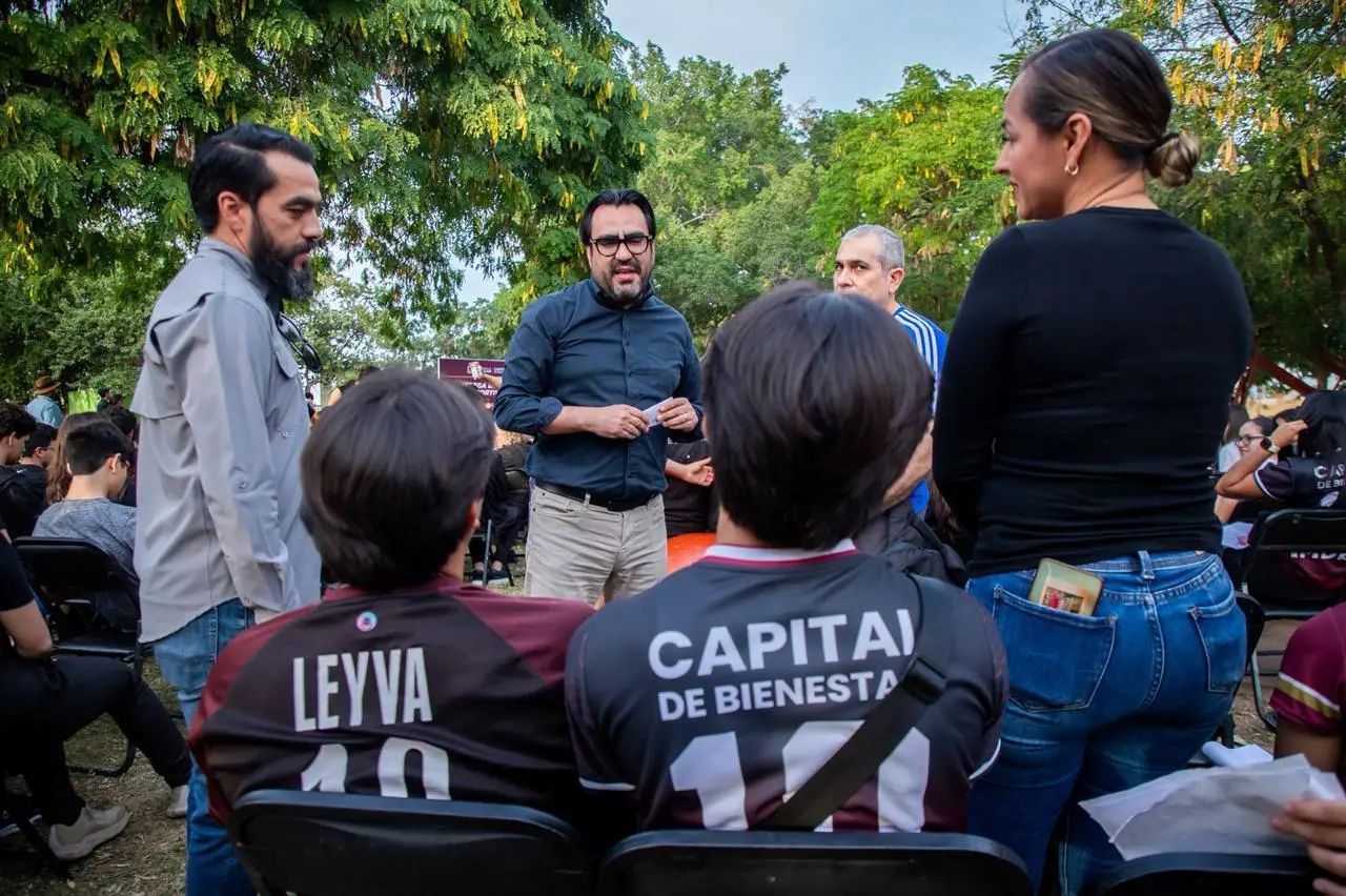 $!Entregan en Culiacán becas deportivas a medallistas de Olimpiada y Paralimpiada Conade 2025