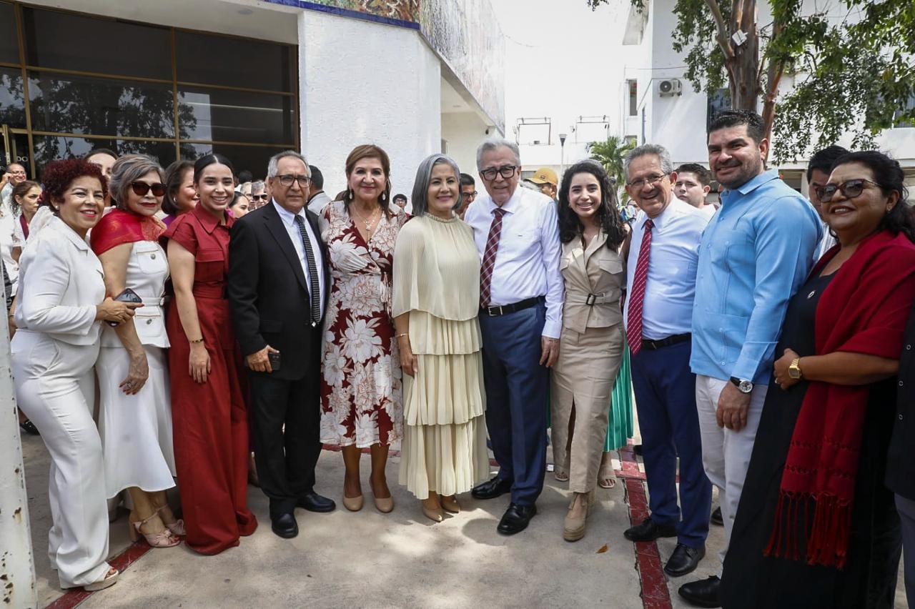 $!Estamos sacando adelante a Sinaloa con el apoyo de todos ustedes: Rocha Moya a diputados