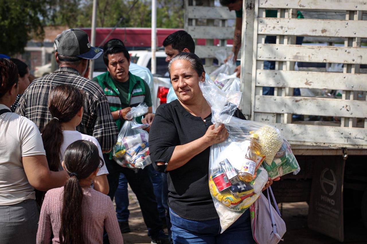 $!Lleva DIF Culiacán servicios de salud y apoyos ortopédicos a familias de la Colonia Rotarismo