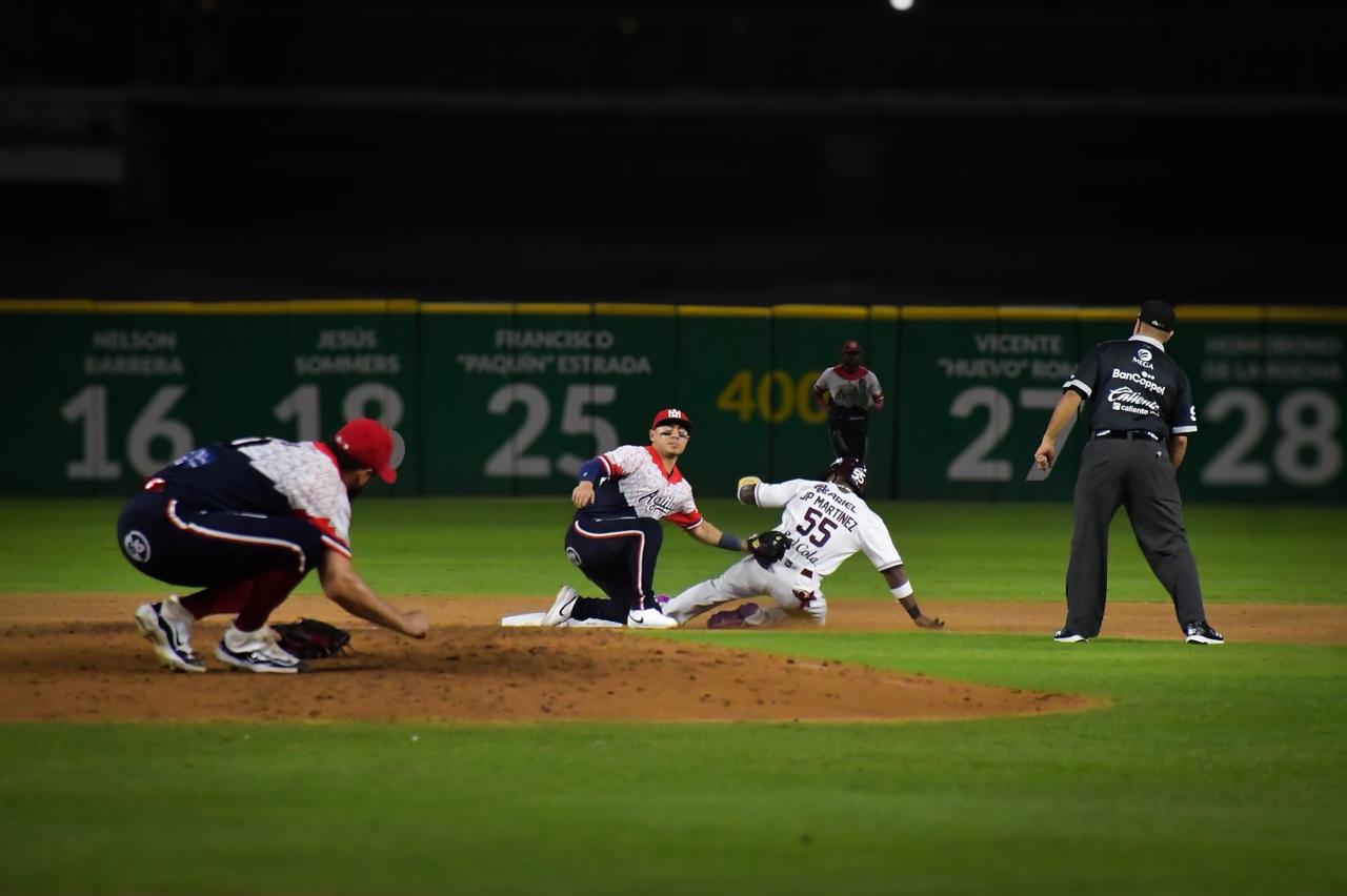 $!Águilas de Mexicali arruina la Navidad de Tomateros de Culiacán