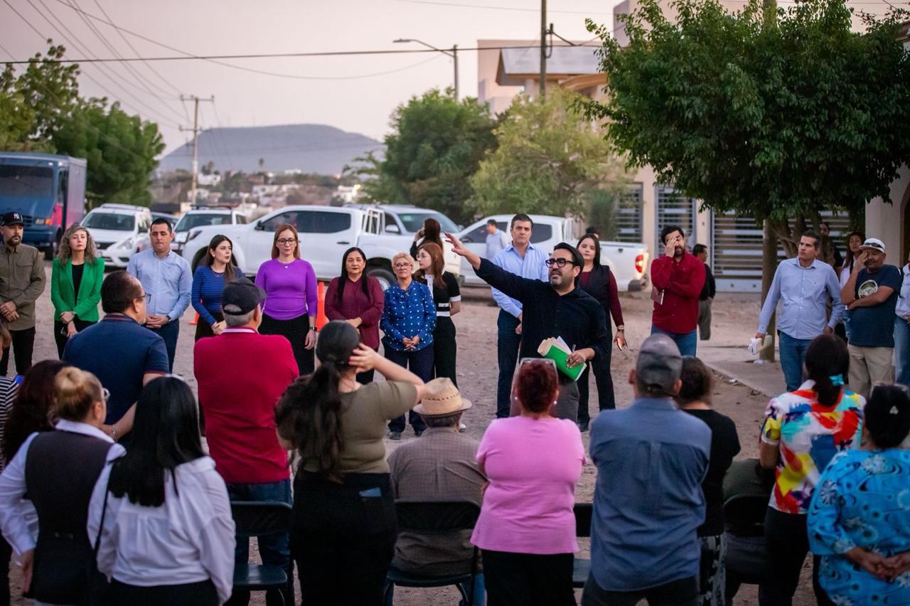 $!Ponen en marcha pavimentación de cinco calles en Culiacán