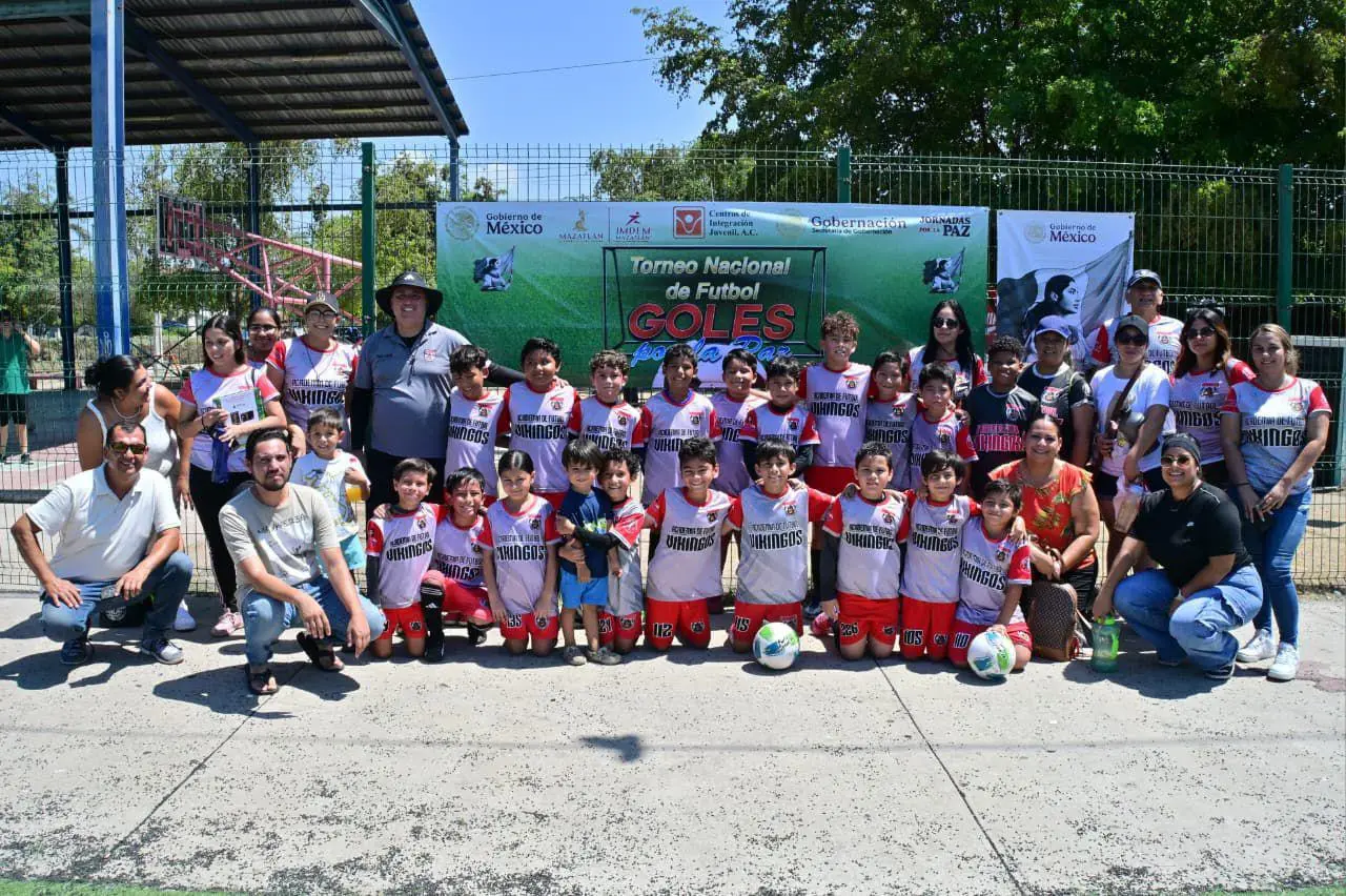 $!El futbol se convierte en herramienta de paz para la niñez mazatleca