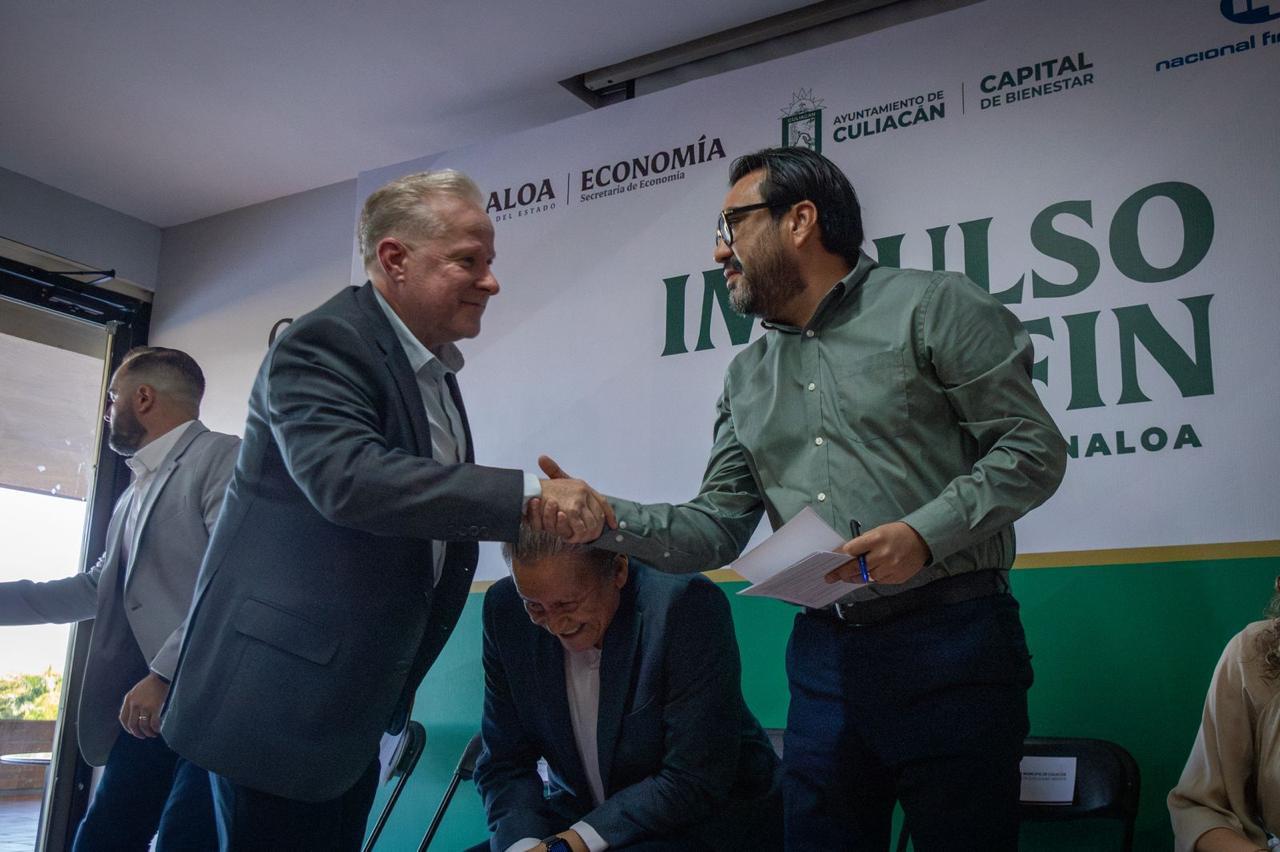 $!Alcalde de Culiacán firma acuerdo con Nacional Financiera para dispersar créditos