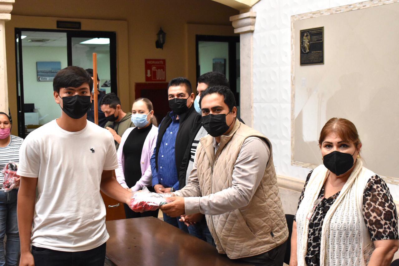 $!Delegación elotense es abanderada para la etapa zonal de los Juegos Conade