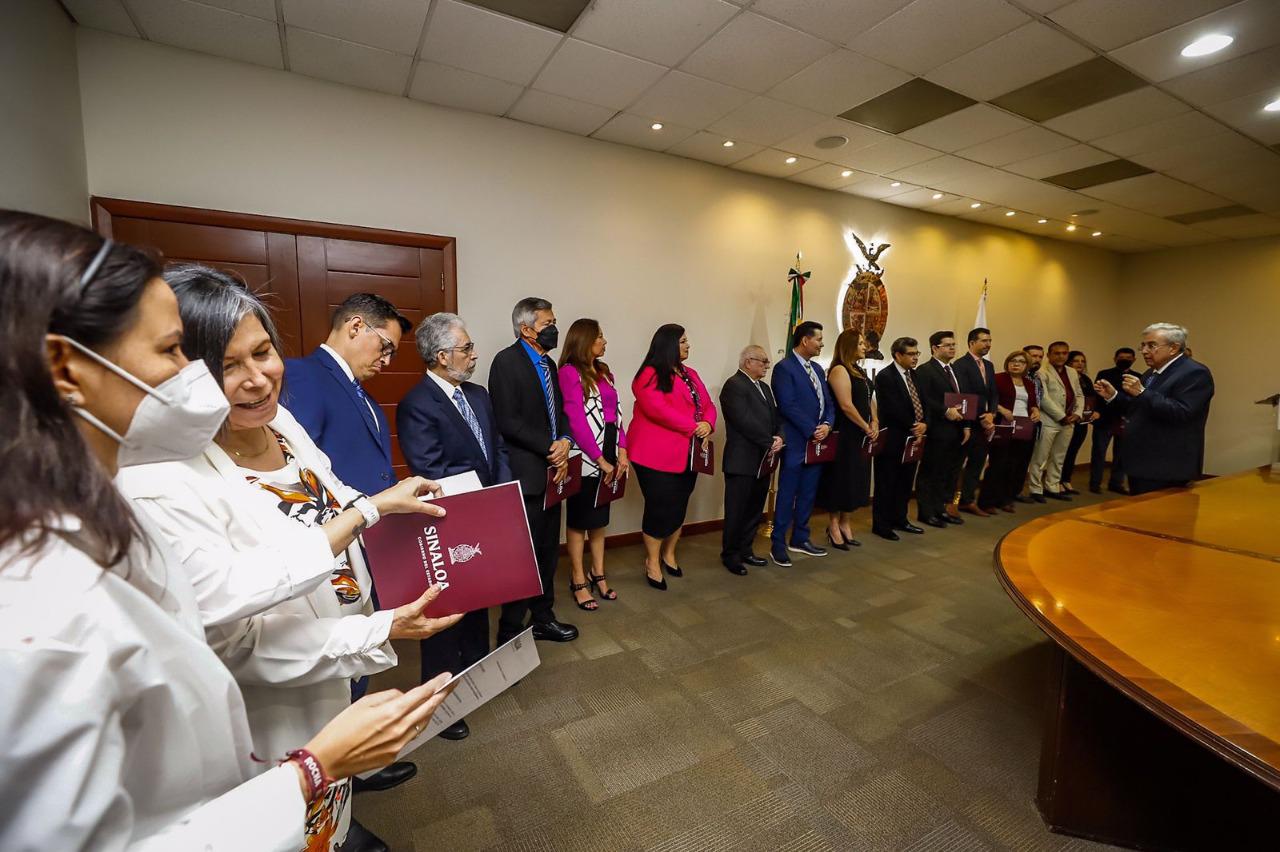 $!Rocha Moya toma protesta a subsecretarios y directores de organismos
