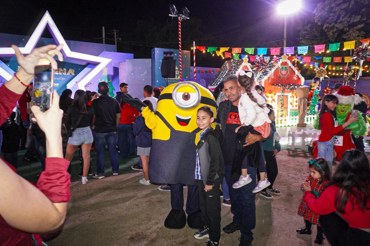 $!Chicos y grandes disfrutan del mágico show navideño en la Verbena Culiacán 2025