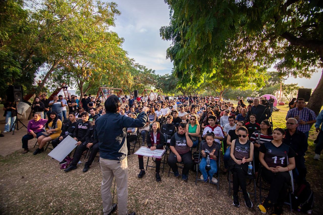 $!Entregan en Culiacán becas deportivas a medallistas de Olimpiada y Paralimpiada Conade 2025