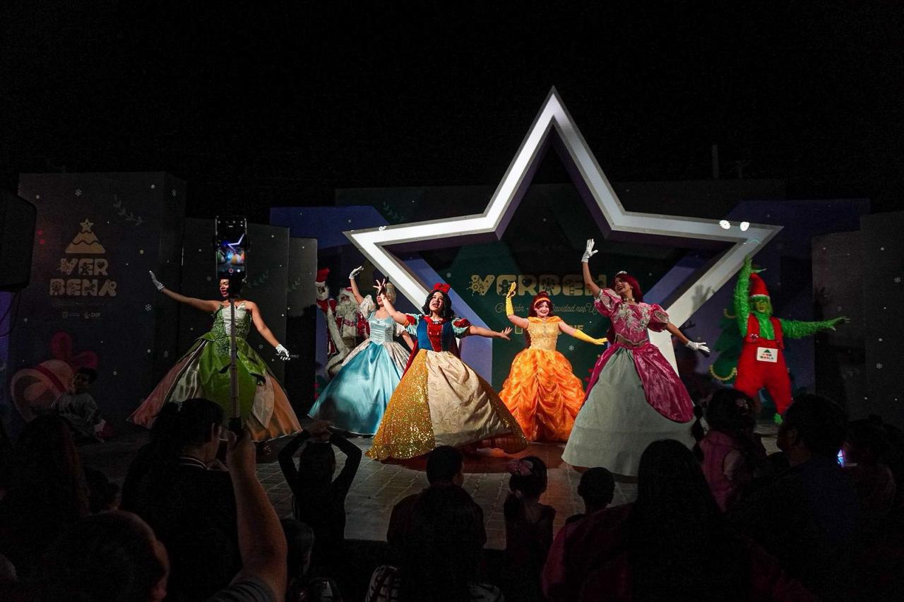 $!Viven tarde de ensueño con ‘Princesas, el Musical’ en la Verbena Culiacán